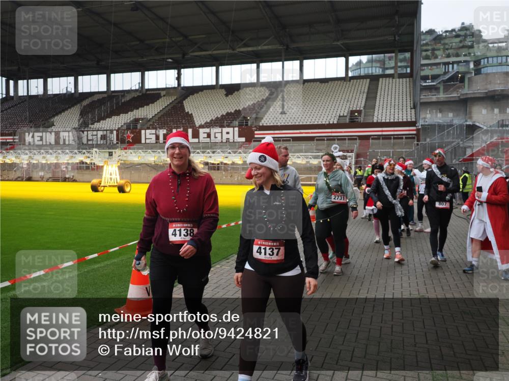 07.12.2025 - St. Pauli X-Mass-Run No. 15 Fabian Wolf http://msf.ph/oto/9424821 07.12.2025 12:09:17 Ziel 138, 1725, 1727, 2009, 3538, 3947, 3955, 3966, 4196, 4197, 4198, 4267, 4282, 4283 meine-sportfotos.de