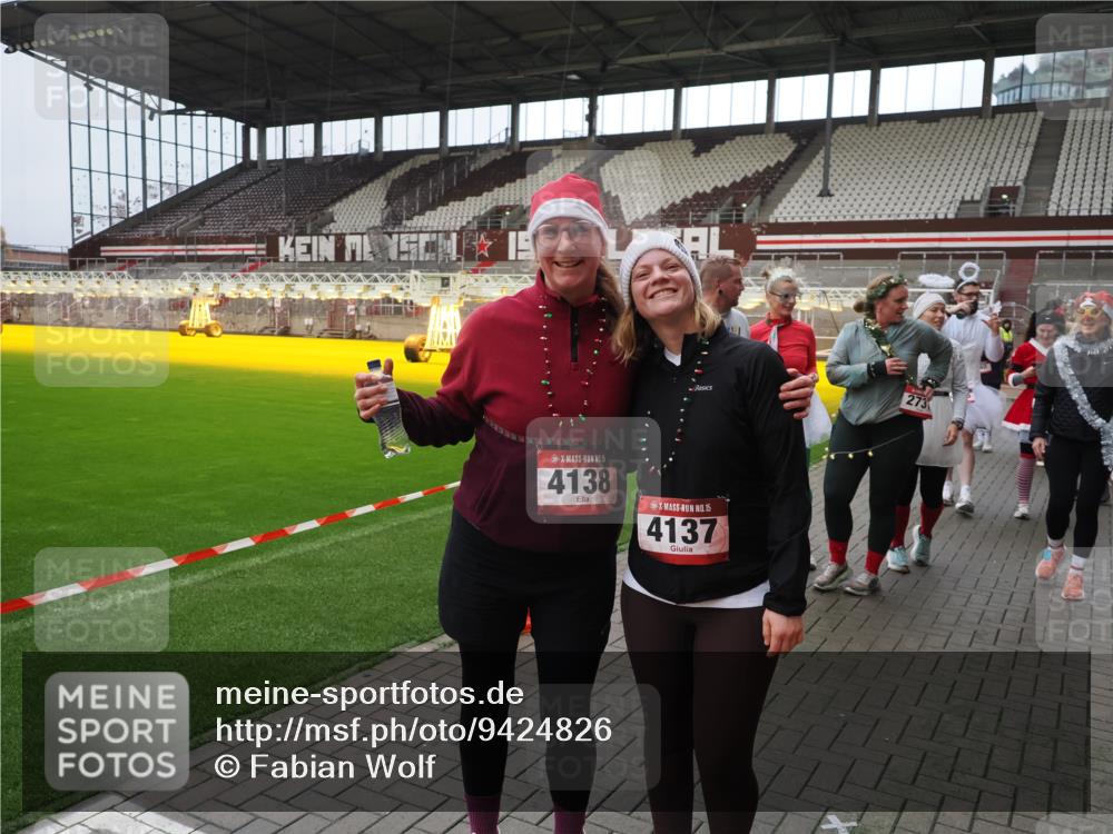 07.12.2025 - St. Pauli X-Mass-Run No. 15 Fabian Wolf http://msf.ph/oto/9424826 07.12.2025 12:09:19 Ziel 138, 1725, 1727, 2009, 3538, 3947, 3955, 3966, 4196, 4197, 4198, 4267, 4282, 4283 meine-sportfotos.de