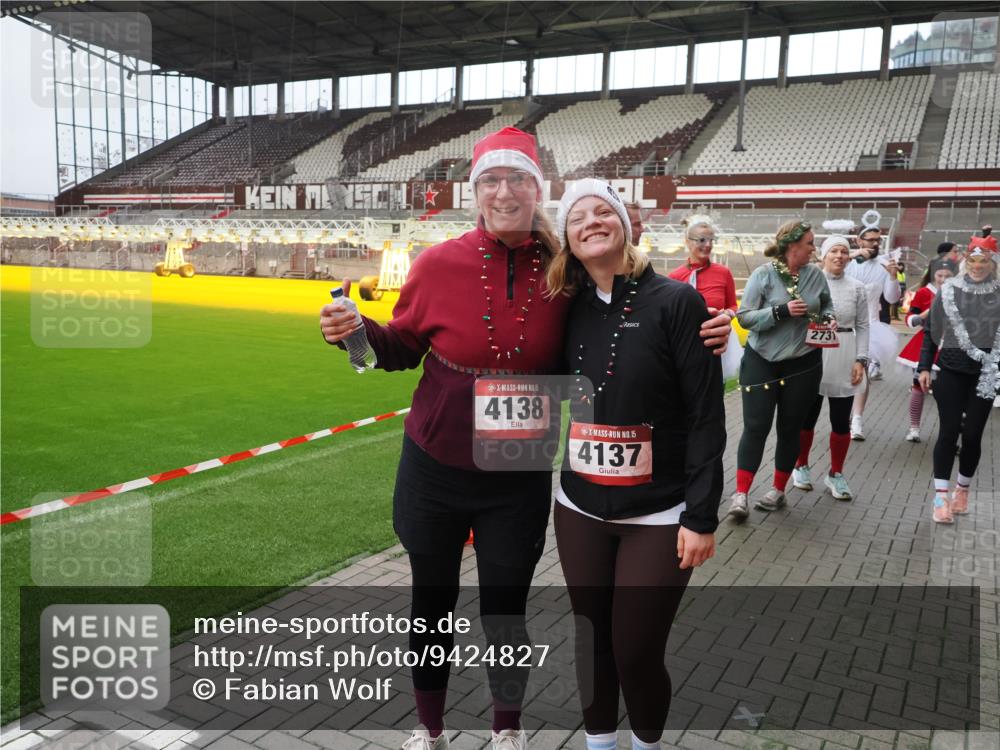 07.12.2025 - St. Pauli X-Mass-Run No. 15 Fabian Wolf http://msf.ph/oto/9424827 07.12.2025 12:09:19 Ziel 138, 1725, 1727, 2009, 3538, 3947, 3955, 3966, 4196, 4197, 4198, 4267, 4282, 4283 meine-sportfotos.de
