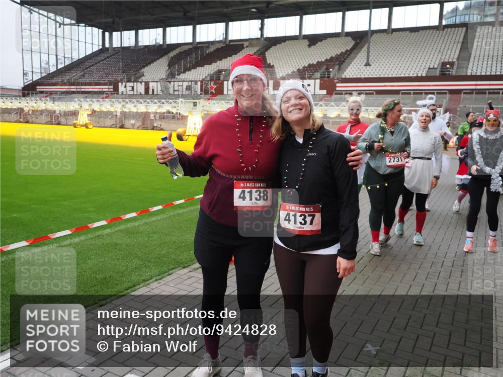 07.12.2025 - St. Pauli X-Mass-Run No. 15 Fabian Wolf http://msf.ph/oto/9424828 07.12.2025 12:09:19 Ziel 138, 1725, 1727, 2009, 3538, 3947, 3955, 3966, 4196, 4197, 4198, 4267, 4282, 4283 meine-sportfotos.de