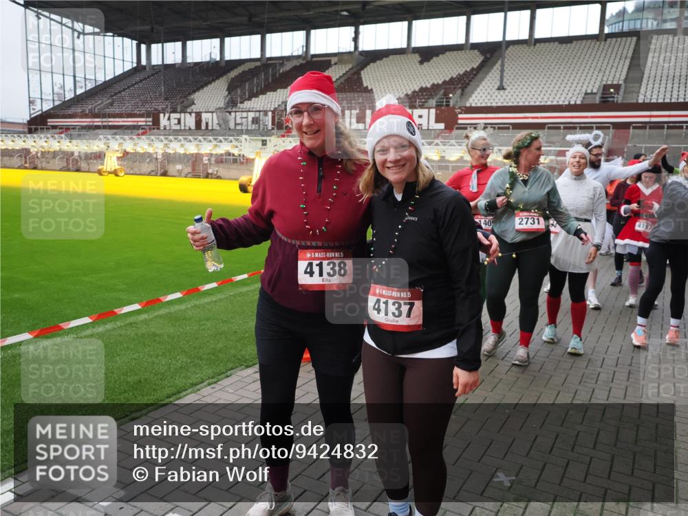 07.12.2025 - St. Pauli X-Mass-Run No. 15 Fabian Wolf http://msf.ph/oto/9424832 07.12.2025 12:09:20 Ziel 138, 1725, 1727, 2009, 3538, 3947, 3955, 3966, 4196, 4197, 4198, 4267, 4282, 4283 meine-sportfotos.de
