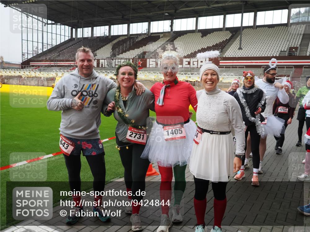 07.12.2025 - St. Pauli X-Mass-Run No. 15 Fabian Wolf http://msf.ph/oto/9424844 07.12.2025 12:09:27 Ziel 138, 1725, 1727, 2009, 3538, 3947, 3955, 3966, 4267, 4282, 4283, 4313, 4315 meine-sportfotos.de