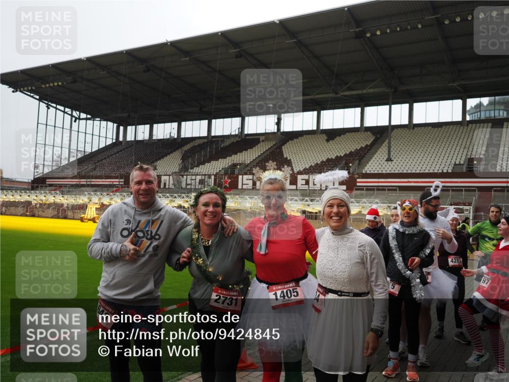 07.12.2025 - St. Pauli X-Mass-Run No. 15 Fabian Wolf http://msf.ph/oto/9424845 07.12.2025 12:09:28 Ziel 138, 1725, 1727, 2009, 3538, 3947, 3955, 3966, 4267, 4282, 4283, 4313, 4315 meine-sportfotos.de