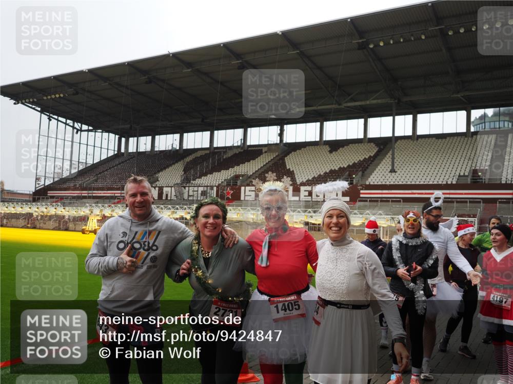 07.12.2025 - St. Pauli X-Mass-Run No. 15 Fabian Wolf http://msf.ph/oto/9424847 07.12.2025 12:09:28 Ziel 138, 1725, 1727, 2009, 3538, 3947, 3955, 3966, 4267, 4282, 4283, 4313, 4315 meine-sportfotos.de