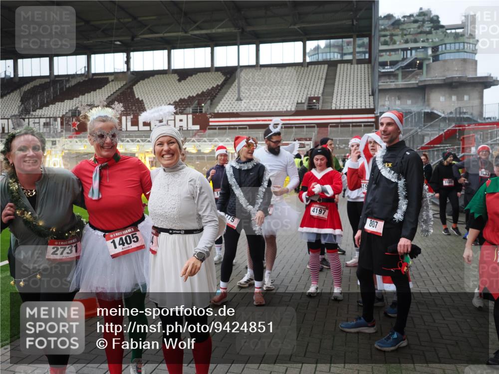 07.12.2025 - St. Pauli X-Mass-Run No. 15 Fabian Wolf http://msf.ph/oto/9424851 07.12.2025 12:09:30 Ziel 138, 1725, 1727, 2009, 3538, 3955, 4313, 4315 meine-sportfotos.de