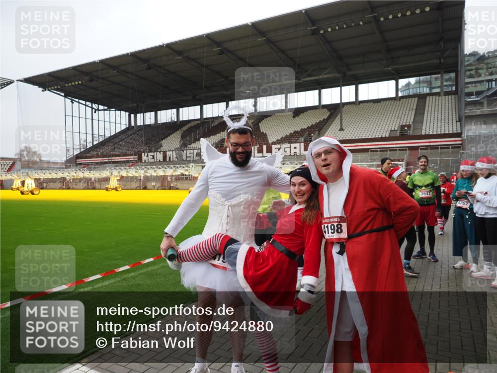 07.12.2025 - St. Pauli X-Mass-Run No. 15 Fabian Wolf http://msf.ph/oto/9424880 07.12.2025 12:09:44 Ziel 830, 835, 1494, 4313, 4315 meine-sportfotos.de