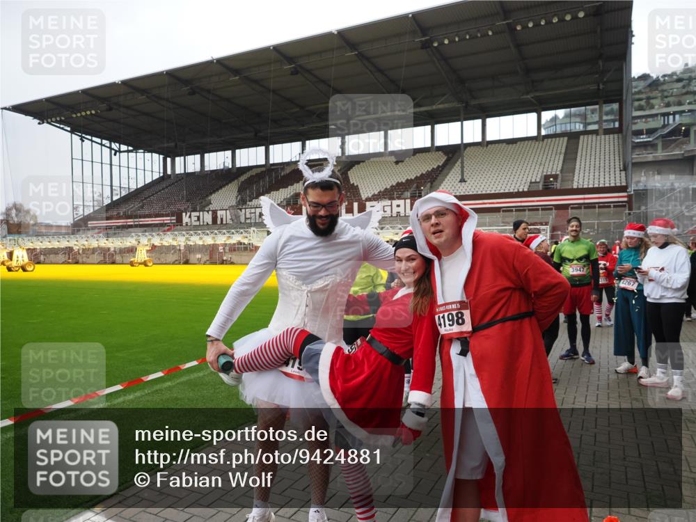 07.12.2025 - St. Pauli X-Mass-Run No. 15 Fabian Wolf http://msf.ph/oto/9424881 07.12.2025 12:09:44 Ziel 830, 835, 1494, 4313, 4315 meine-sportfotos.de