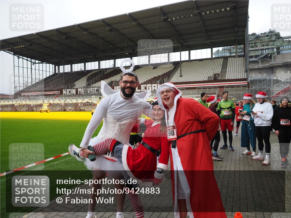 07.12.2025 - St. Pauli X-Mass-Run No. 15 Fabian Wolf http://msf.ph/oto/9424883 07.12.2025 12:09:44 Ziel 830, 835, 1494, 4313, 4315 meine-sportfotos.de
