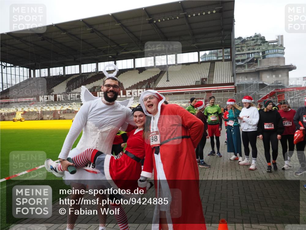 07.12.2025 - St. Pauli X-Mass-Run No. 15 Fabian Wolf http://msf.ph/oto/9424885 07.12.2025 12:09:45 Ziel 830, 835, 1494 meine-sportfotos.de