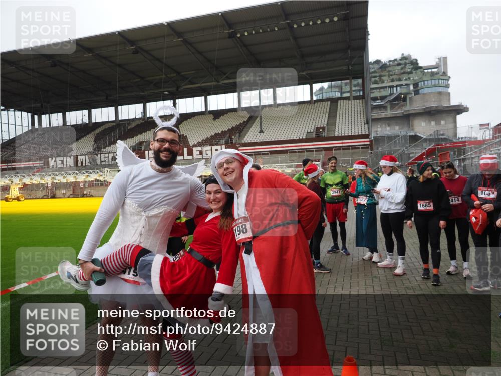 07.12.2025 - St. Pauli X-Mass-Run No. 15 Fabian Wolf http://msf.ph/oto/9424887 07.12.2025 12:09:45 Ziel 830, 835, 1494 meine-sportfotos.de
