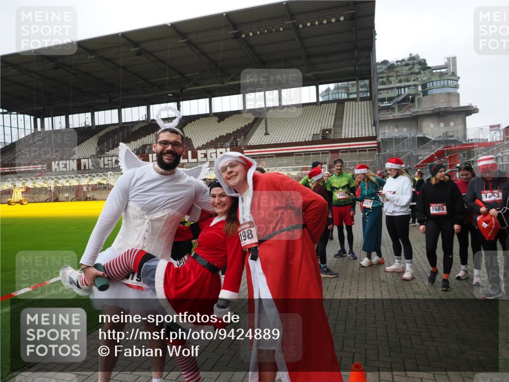 07.12.2025 - St. Pauli X-Mass-Run No. 15 Fabian Wolf http://msf.ph/oto/9424889 07.12.2025 12:09:46 Ziel 830, 835, 1494 meine-sportfotos.de