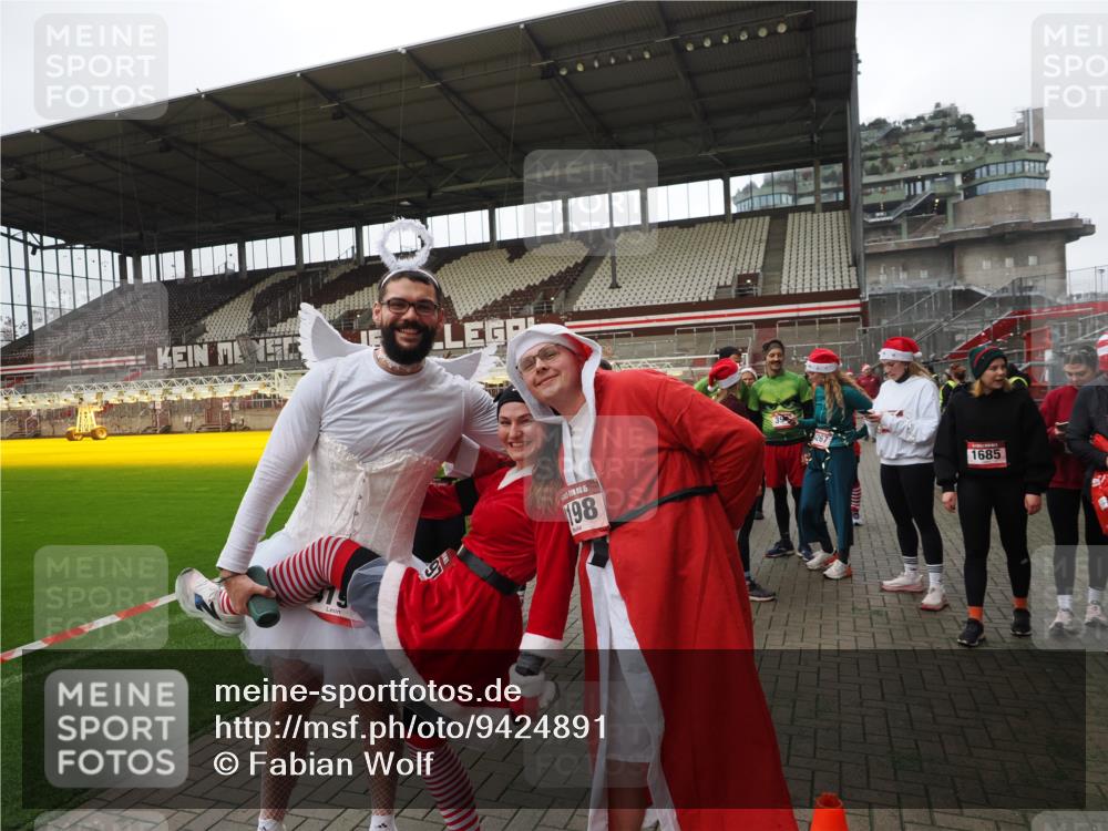 07.12.2025 - St. Pauli X-Mass-Run No. 15 Fabian Wolf http://msf.ph/oto/9424891 07.12.2025 12:09:46 Ziel 830, 835, 1494 meine-sportfotos.de