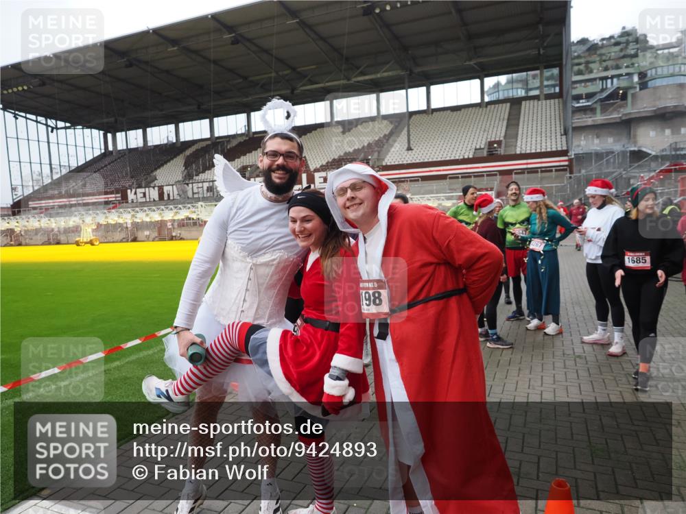 07.12.2025 - St. Pauli X-Mass-Run No. 15 Fabian Wolf http://msf.ph/oto/9424893 07.12.2025 12:09:47 Ziel 830, 835, 1494, 3744, 3746 meine-sportfotos.de