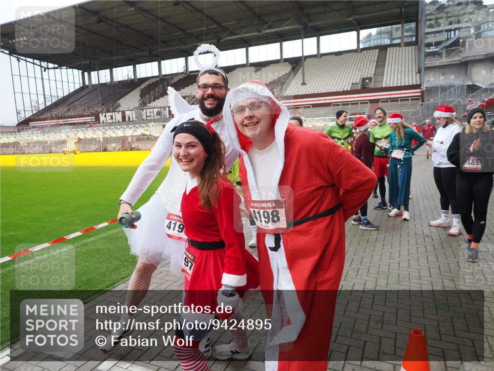 07.12.2025 - St. Pauli X-Mass-Run No. 15 Fabian Wolf http://msf.ph/oto/9424895 07.12.2025 12:09:47 Ziel 830, 835, 1494, 3744, 3746 meine-sportfotos.de