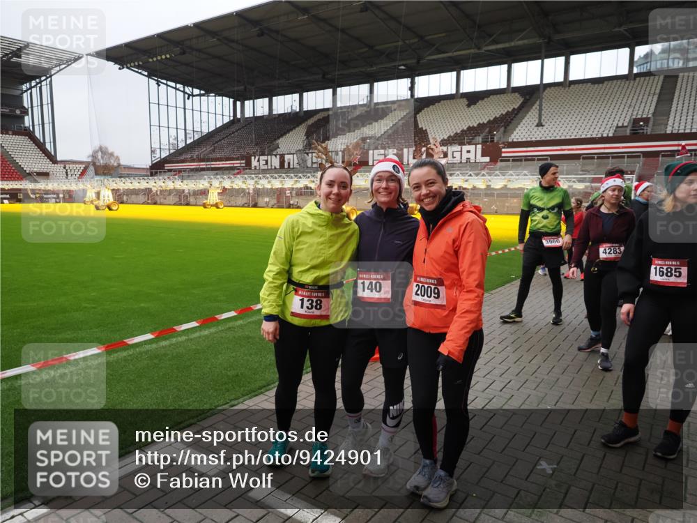 07.12.2025 - St. Pauli X-Mass-Run No. 15 Fabian Wolf http://msf.ph/oto/9424901 07.12.2025 12:09:51 Ziel 830, 835, 1494, 3462, 3744, 3746 meine-sportfotos.de