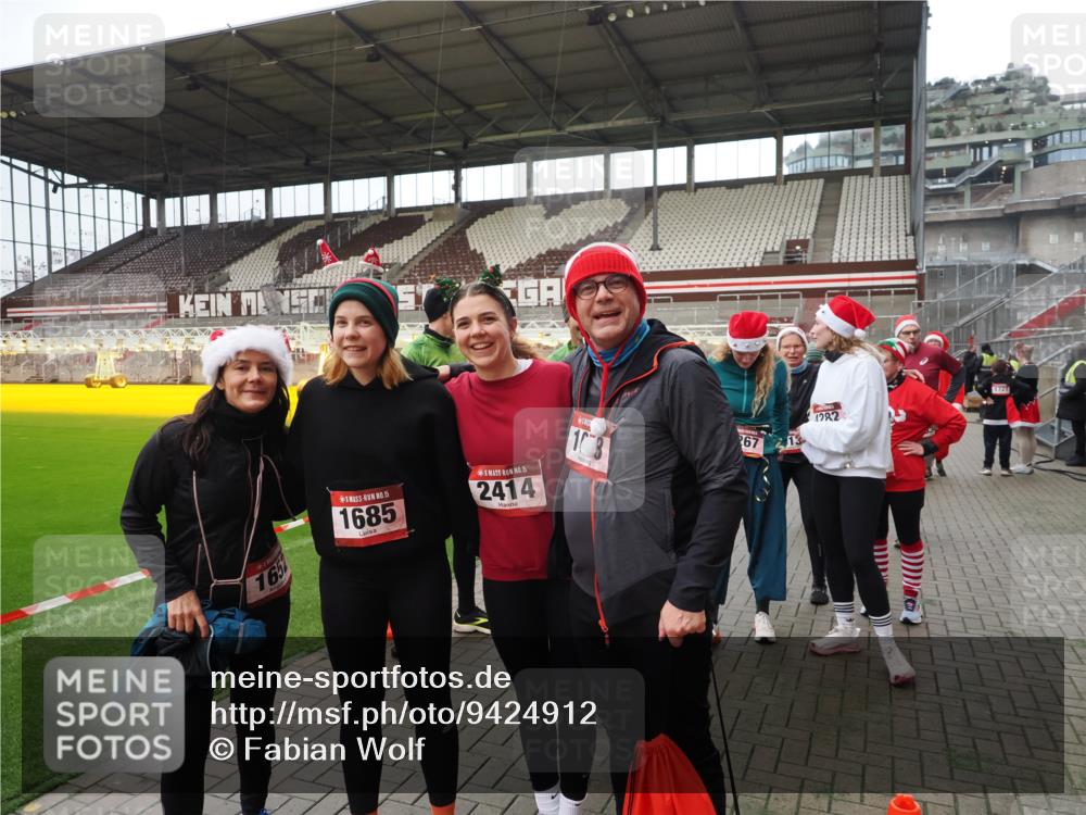 07.12.2025 - St. Pauli X-Mass-Run No. 15 Fabian Wolf http://msf.ph/oto/9424912 07.12.2025 12:09:58 Ziel 830, 835, 3462, 3744, 3746, 3760 meine-sportfotos.de
