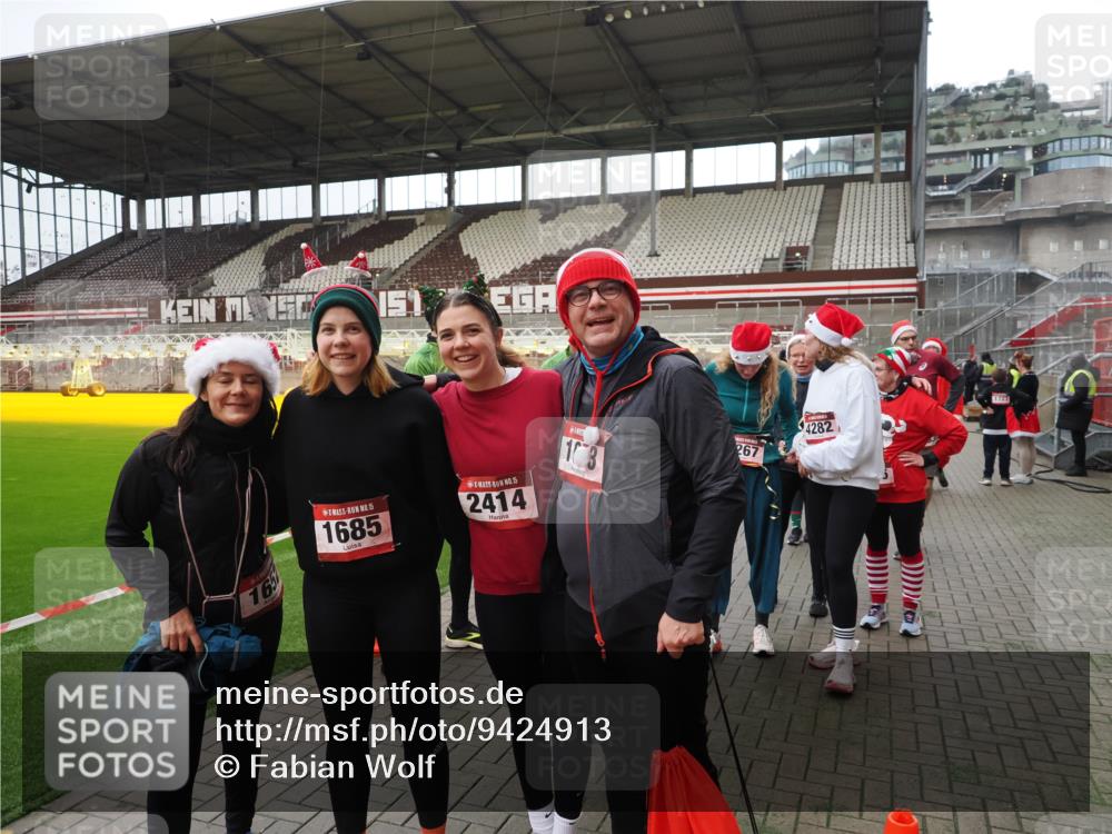 07.12.2025 - St. Pauli X-Mass-Run No. 15 Fabian Wolf http://msf.ph/oto/9424913 07.12.2025 12:09:58 Ziel 830, 835, 3462, 3744, 3746, 3760 meine-sportfotos.de