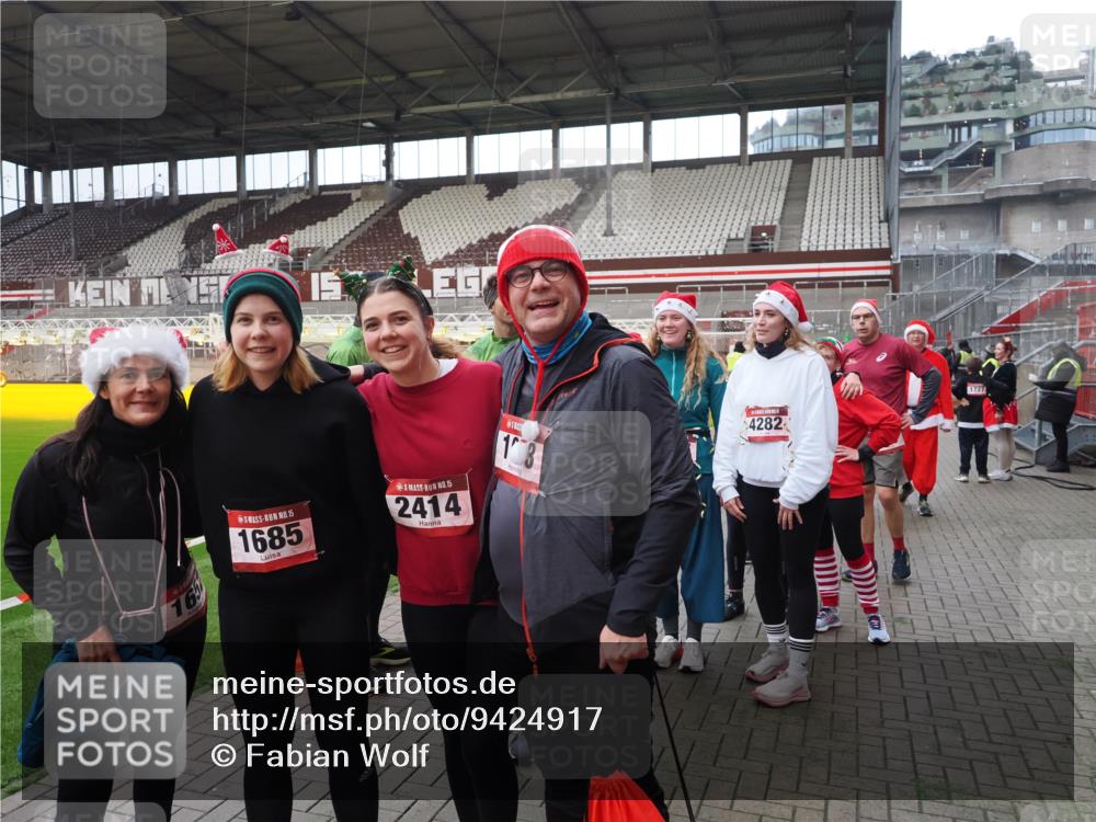 07.12.2025 - St. Pauli X-Mass-Run No. 15 Fabian Wolf http://msf.ph/oto/9424917 07.12.2025 12:10:00 Ziel 830, 835, 3462, 3744, 3746, 3760 meine-sportfotos.de