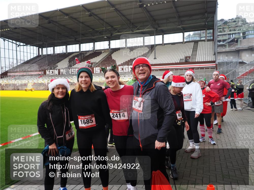 07.12.2025 - St. Pauli X-Mass-Run No. 15 Fabian Wolf http://msf.ph/oto/9424922 07.12.2025 12:10:01 Ziel 830, 835, 3462, 3744, 3746, 3760 meine-sportfotos.de