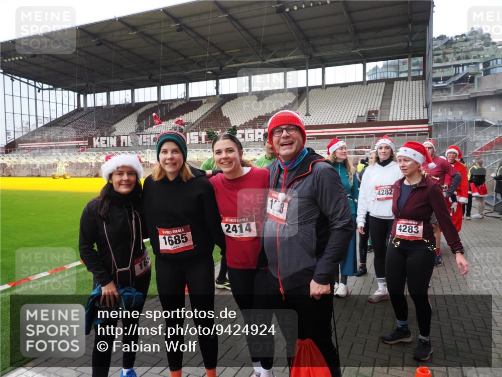 07.12.2025 - St. Pauli X-Mass-Run No. 15 Fabian Wolf http://msf.ph/oto/9424924 07.12.2025 12:10:02 Ziel 830, 835, 3462, 3744, 3746, 3760 meine-sportfotos.de