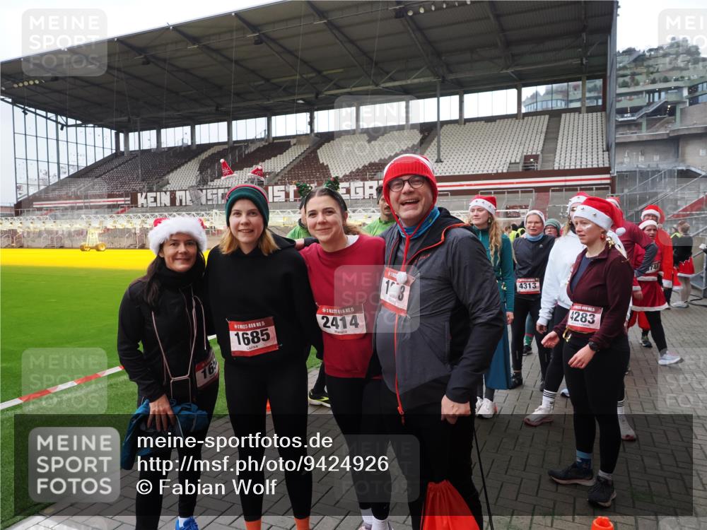 07.12.2025 - St. Pauli X-Mass-Run No. 15 Fabian Wolf http://msf.ph/oto/9424926 07.12.2025 12:10:03 Ziel 835, 3462, 3744, 3746, 3760 meine-sportfotos.de