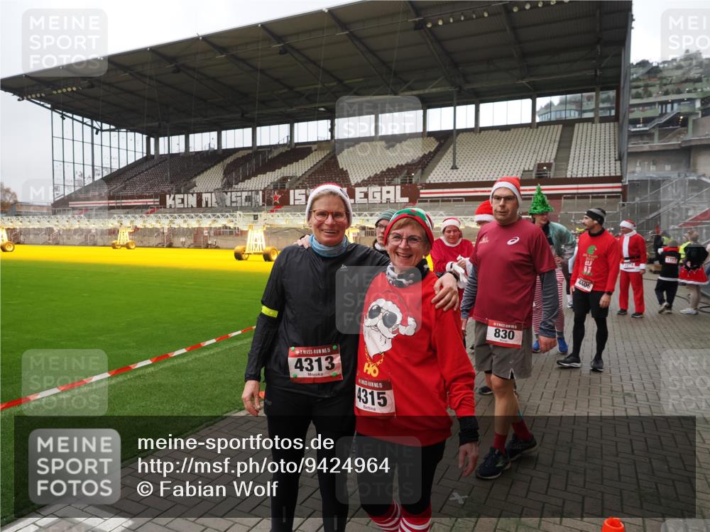 07.12.2025 - St. Pauli X-Mass-Run No. 15 Fabian Wolf http://msf.ph/oto/9424964 07.12.2025 12:10:19 Ziel 1036, 1037, 3374, 3375, 3376 meine-sportfotos.de
