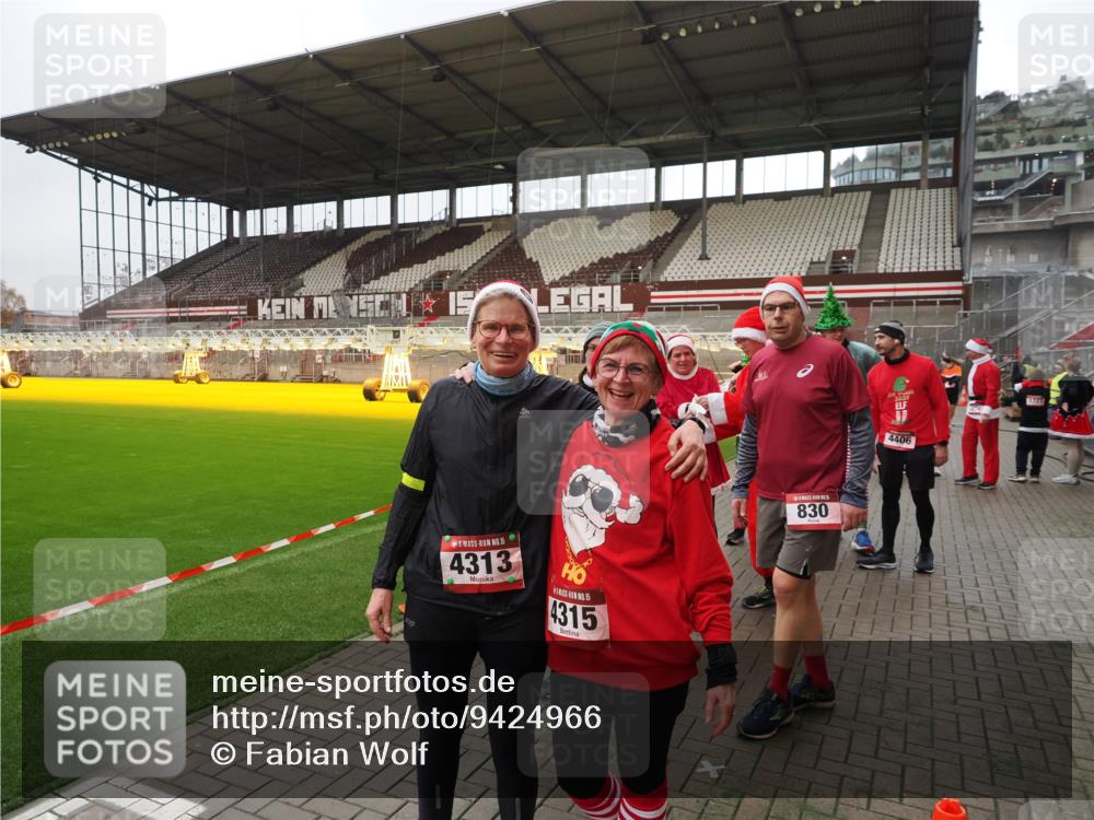 07.12.2025 - St. Pauli X-Mass-Run No. 15 Fabian Wolf http://msf.ph/oto/9424966 07.12.2025 12:10:19 Ziel 1036, 1037, 3374, 3375, 3376 meine-sportfotos.de