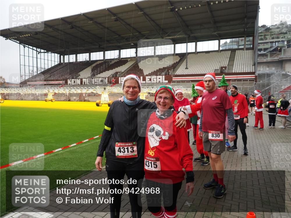 07.12.2025 - St. Pauli X-Mass-Run No. 15 Fabian Wolf http://msf.ph/oto/9424968 07.12.2025 12:10:19 Ziel 1036, 1037, 3374, 3375, 3376 meine-sportfotos.de