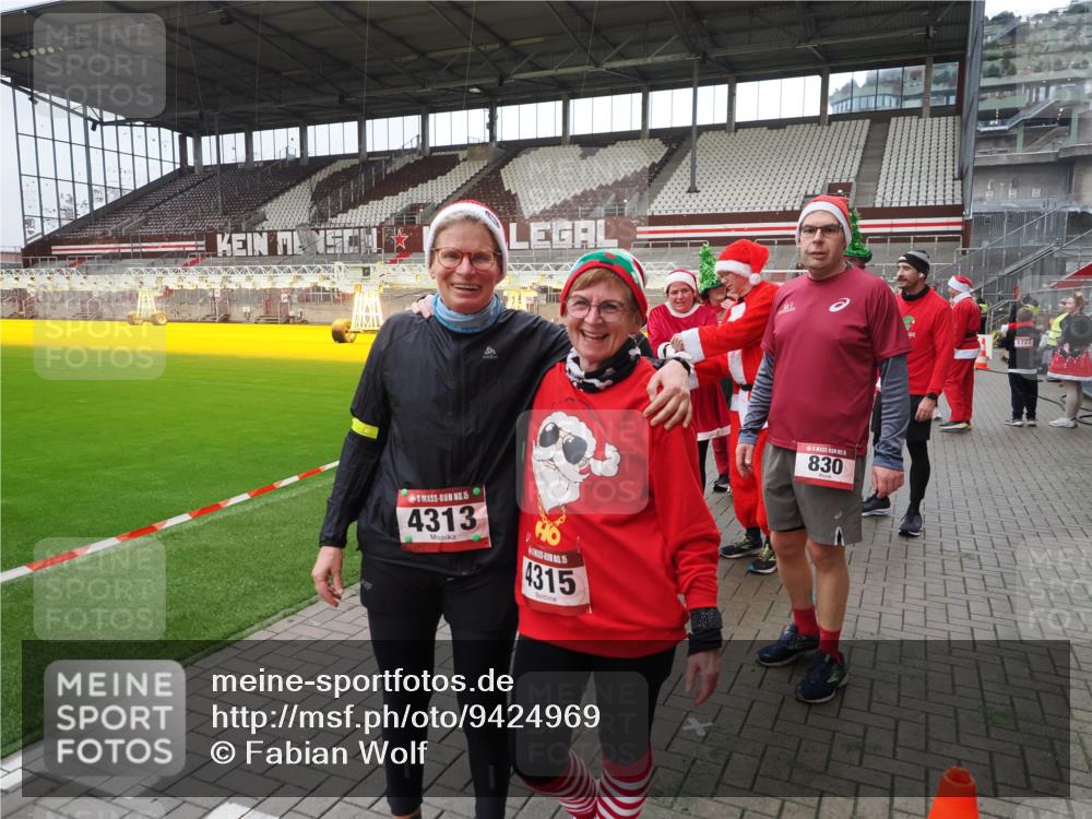 07.12.2025 - St. Pauli X-Mass-Run No. 15 Fabian Wolf http://msf.ph/oto/9424969 07.12.2025 12:10:20 Ziel 1036, 1037, 3374, 3375, 3376 meine-sportfotos.de