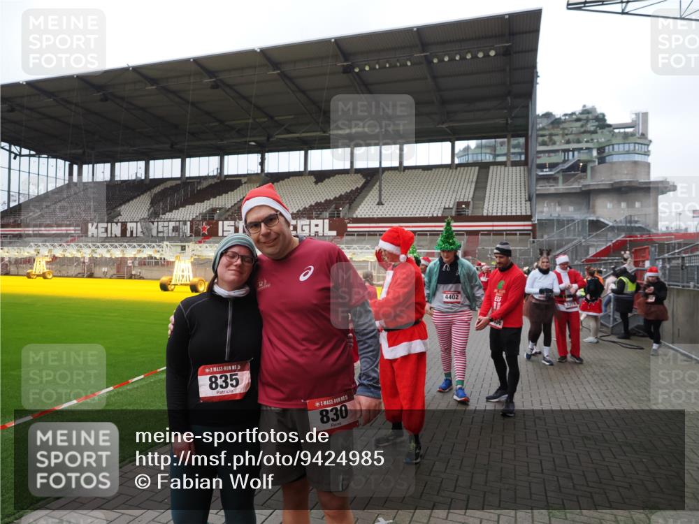 07.12.2025 - St. Pauli X-Mass-Run No. 15 Fabian Wolf http://msf.ph/oto/9424985 07.12.2025 12:10:28 Ziel 1036, 1037, 1450, 1728, 1731, 3701, 3840, 3841, 4259, 4262, 4745, 4826, 4827, 4833, 4834, 4836 meine-sportfotos.de