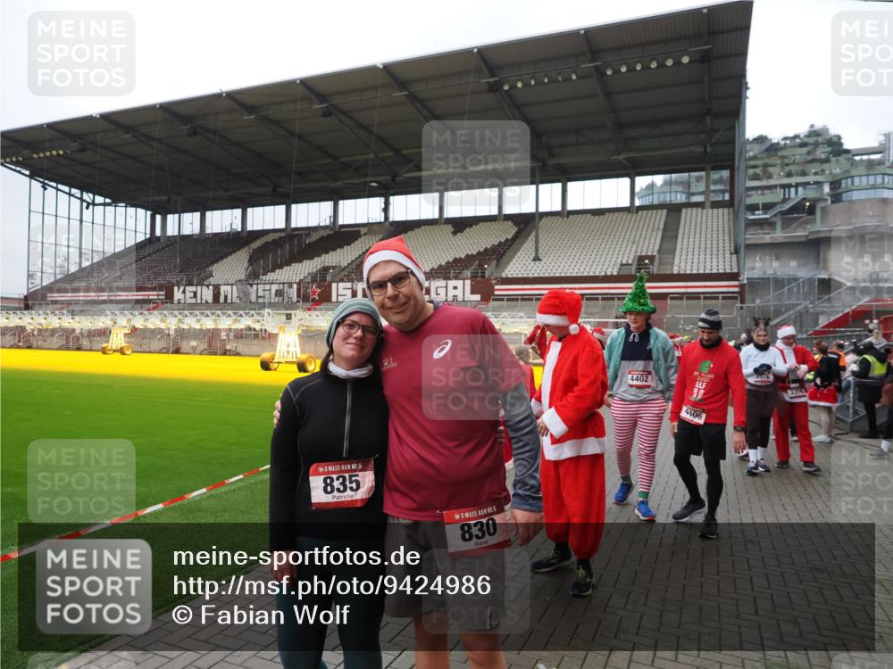 07.12.2025 - St. Pauli X-Mass-Run No. 15 Fabian Wolf http://msf.ph/oto/9424986 07.12.2025 12:10:28 Ziel 1036, 1037, 1450, 1728, 1731, 3701, 3840, 3841, 4259, 4262, 4745, 4826, 4827, 4833, 4834, 4836 meine-sportfotos.de