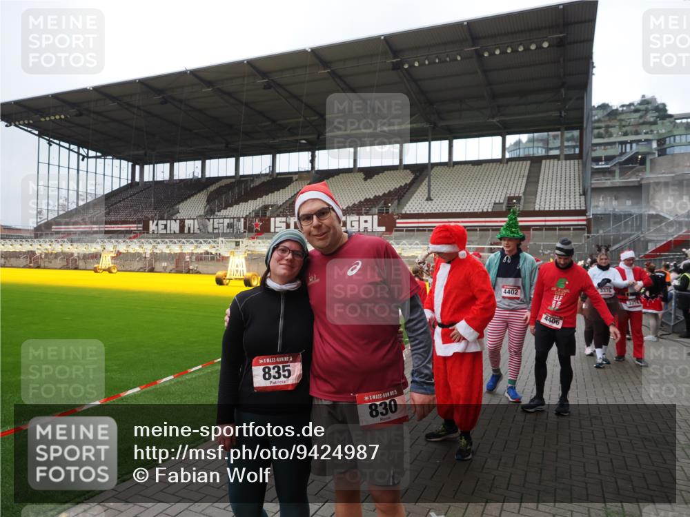 07.12.2025 - St. Pauli X-Mass-Run No. 15 Fabian Wolf http://msf.ph/oto/9424987 07.12.2025 12:10:28 Ziel 1036, 1037, 1450, 1728, 1731, 3701, 3840, 3841, 4259, 4262, 4745, 4826, 4827, 4833, 4834, 4836 meine-sportfotos.de