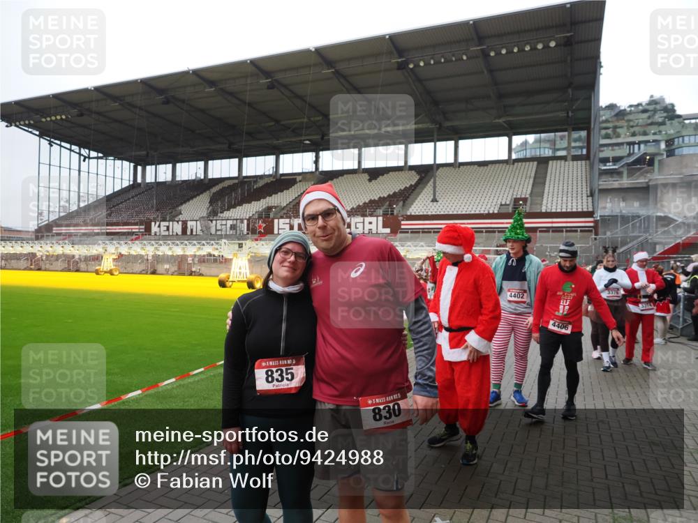 07.12.2025 - St. Pauli X-Mass-Run No. 15 Fabian Wolf http://msf.ph/oto/9424988 07.12.2025 12:10:28 Ziel 1036, 1037, 1450, 1728, 1731, 3701, 3840, 3841, 4259, 4262, 4745, 4826, 4827, 4833, 4834, 4836 meine-sportfotos.de