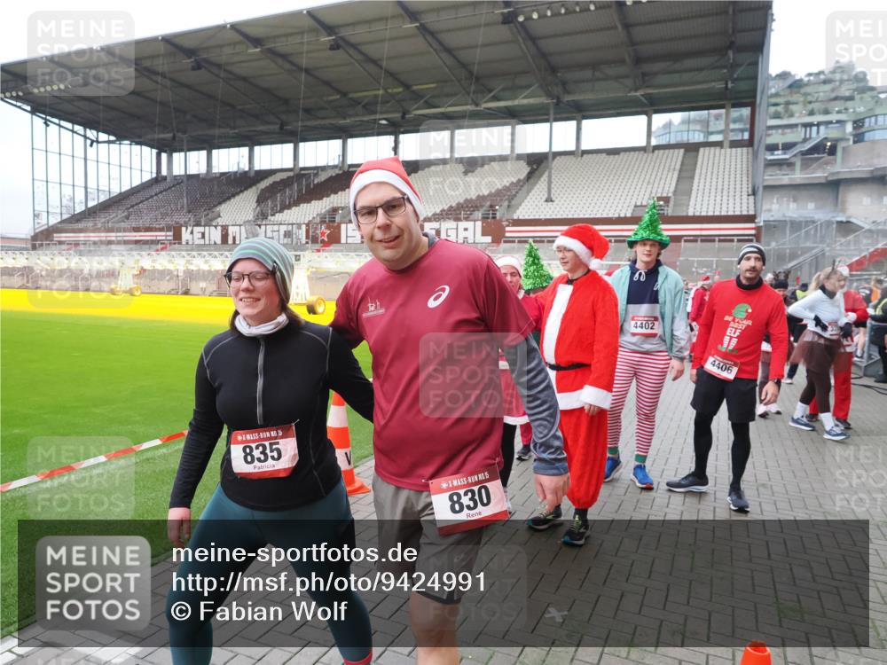 07.12.2025 - St. Pauli X-Mass-Run No. 15 Fabian Wolf http://msf.ph/oto/9424991 07.12.2025 12:10:30 Ziel 1036, 1037, 1450, 1728, 1731, 3701, 3840, 3841, 4259, 4262, 4280, 4281, 4745, 4826, 4827, 4833, 4834, 4836 meine-sportfotos.de