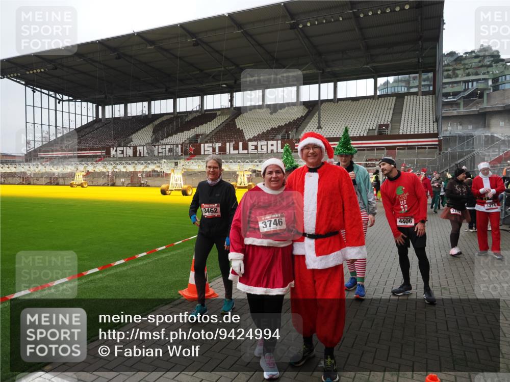 07.12.2025 - St. Pauli X-Mass-Run No. 15 Fabian Wolf http://msf.ph/oto/9424994 07.12.2025 12:10:32 Ziel 1036, 1037, 1450, 1728, 1731, 3701, 3840, 3841, 4257, 4259, 4262, 4280, 4281, 4745, 4826, 4827, 4831, 4833, 4834, 4836 meine-sportfotos.de