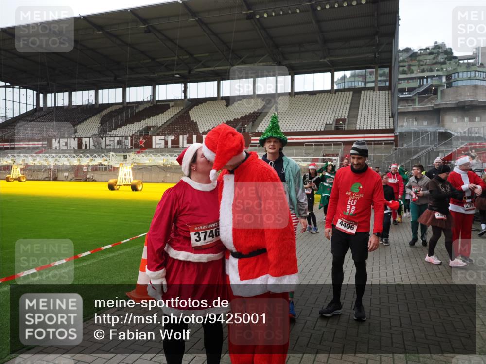 07.12.2025 - St. Pauli X-Mass-Run No. 15 Fabian Wolf http://msf.ph/oto/9425001 07.12.2025 12:10:36 Ziel 208, 223, 224, 1036, 1450, 1728, 1731, 1845, 3701, 3840, 3841, 4257, 4259, 4262, 4280, 4281, 4745, 4826, 4827, 4831, 4833, 4834, 4836 meine-sportfotos.de