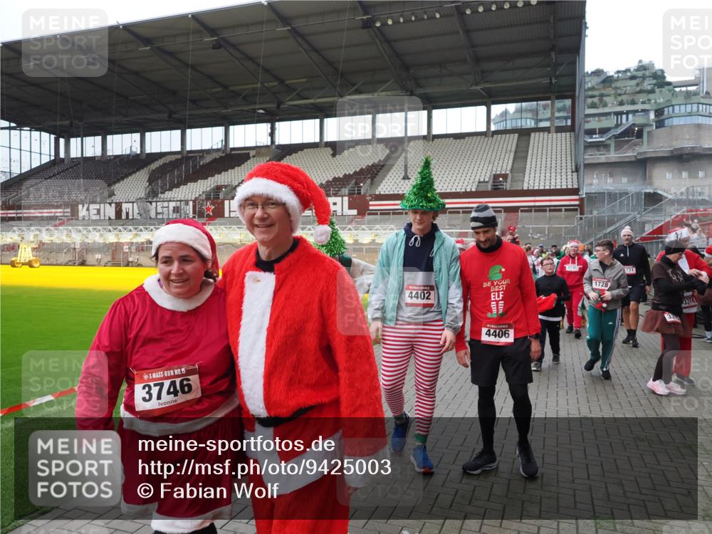07.12.2025 - St. Pauli X-Mass-Run No. 15 Fabian Wolf http://msf.ph/oto/9425003 07.12.2025 12:10:36 Ziel 208, 223, 224, 1036, 1450, 1728, 1731, 1845, 3701, 3840, 3841, 4257, 4259, 4262, 4280, 4281, 4745, 4826, 4827, 4831, 4833, 4834, 4836 meine-sportfotos.de