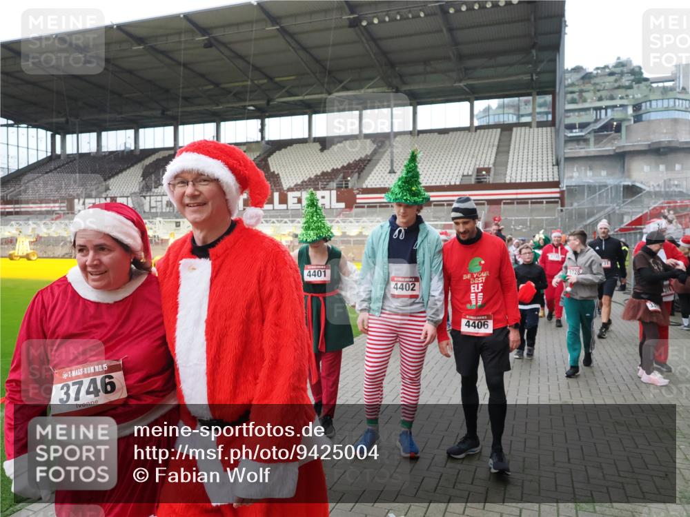 07.12.2025 - St. Pauli X-Mass-Run No. 15 Fabian Wolf http://msf.ph/oto/9425004 07.12.2025 12:10:37 Ziel 208, 223, 224, 1450, 1728, 1731, 1845, 3701, 3840, 3841, 4257, 4259, 4262, 4280, 4281, 4745, 4826, 4827, 4831, 4833, 4834, 4836 meine-sportfotos.de