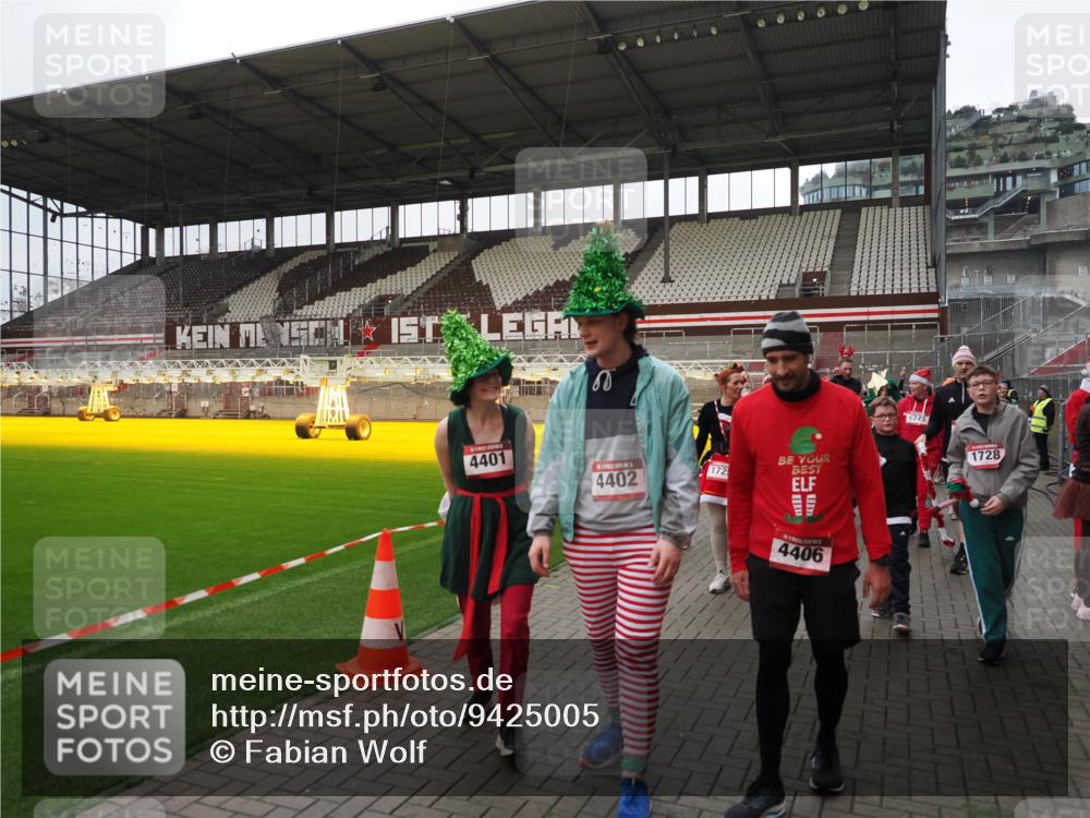 07.12.2025 - St. Pauli X-Mass-Run No. 15 Fabian Wolf http://msf.ph/oto/9425005 07.12.2025 12:10:38 Ziel 208, 223, 224, 1450, 1728, 1731, 1845, 3701, 3840, 3841, 4257, 4259, 4262, 4280, 4281, 4745, 4826, 4827, 4831, 4833, 4834, 4836 meine-sportfotos.de