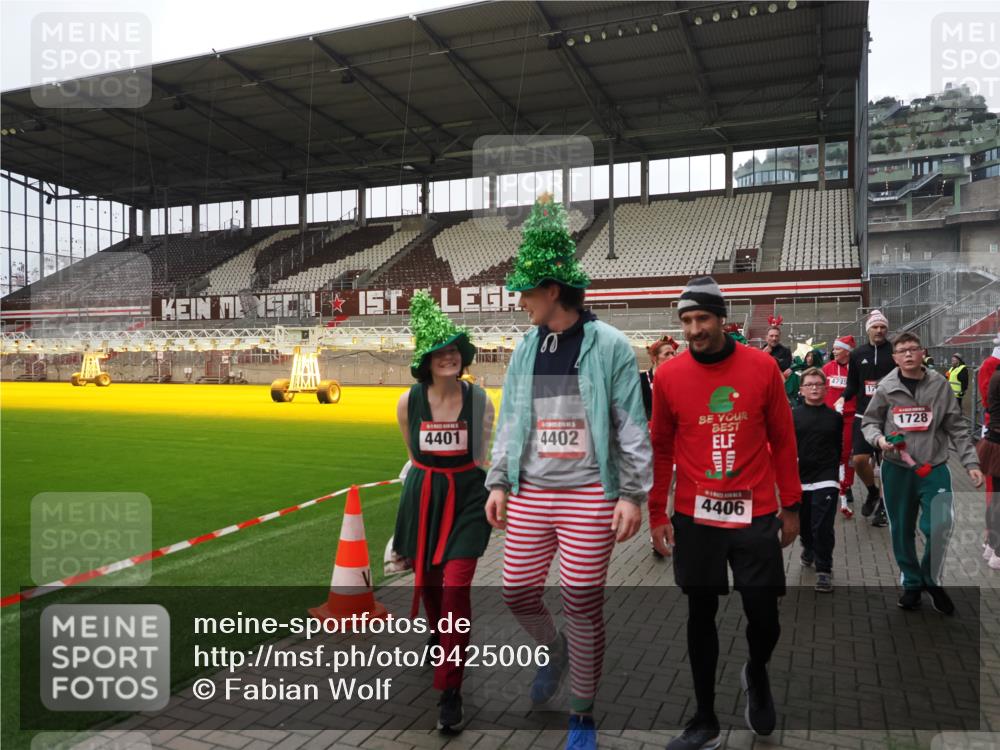 07.12.2025 - St. Pauli X-Mass-Run No. 15 Fabian Wolf http://msf.ph/oto/9425006 07.12.2025 12:10:38 Ziel 208, 223, 224, 1450, 1728, 1731, 1845, 3701, 3840, 3841, 4257, 4259, 4262, 4280, 4281, 4745, 4826, 4827, 4831, 4833, 4834, 4836 meine-sportfotos.de