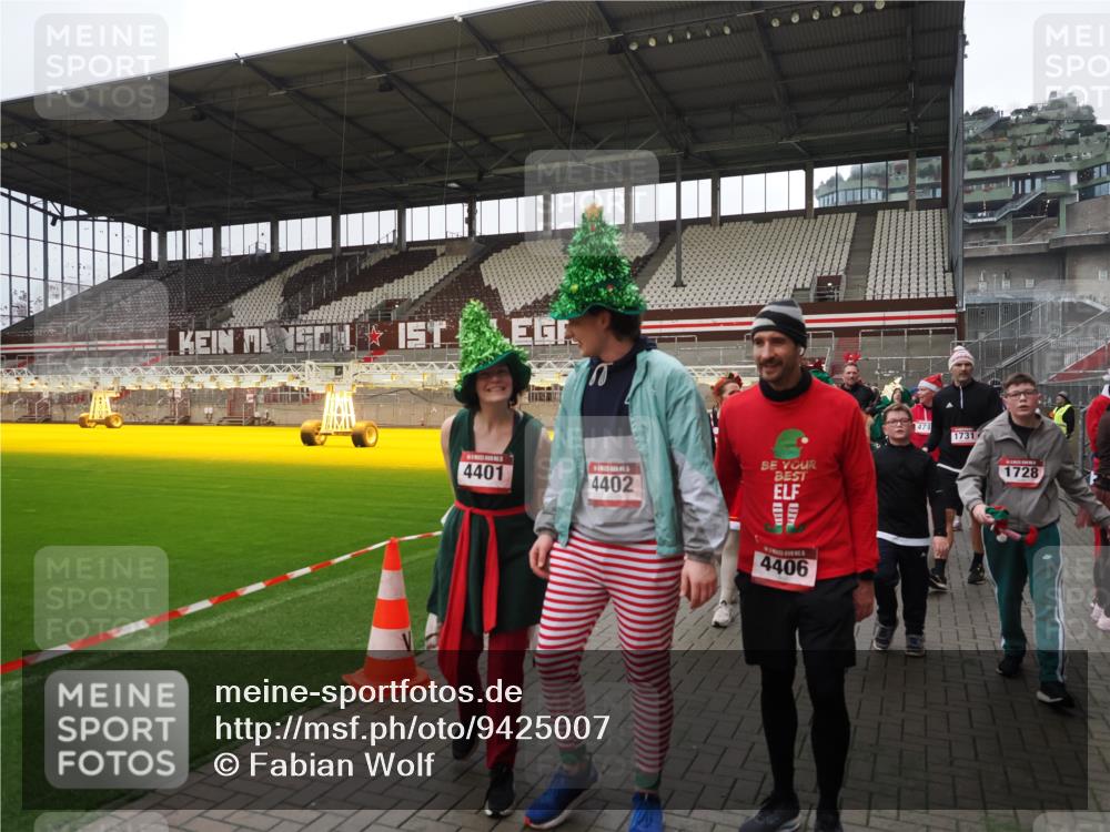 07.12.2025 - St. Pauli X-Mass-Run No. 15 Fabian Wolf http://msf.ph/oto/9425007 07.12.2025 12:10:38 Ziel 208, 223, 224, 1450, 1728, 1731, 1845, 3701, 3840, 3841, 4257, 4259, 4262, 4280, 4281, 4745, 4826, 4827, 4831, 4833, 4834, 4836 meine-sportfotos.de