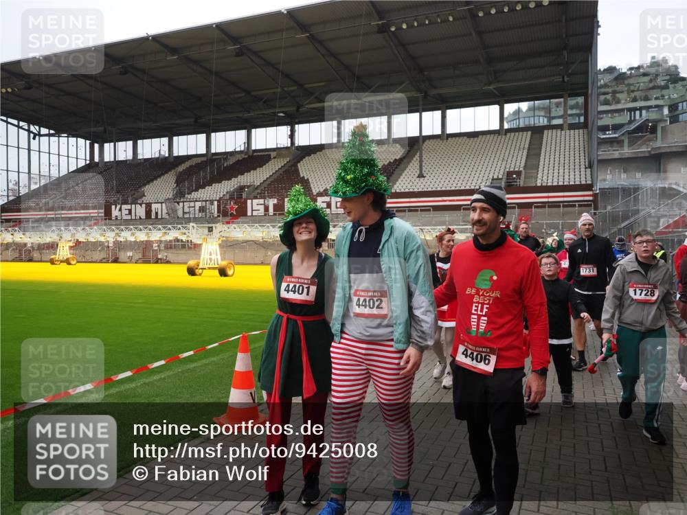 07.12.2025 - St. Pauli X-Mass-Run No. 15 Fabian Wolf http://msf.ph/oto/9425008 07.12.2025 12:10:38 Ziel 208, 223, 224, 1450, 1728, 1731, 1845, 3701, 3840, 3841, 4257, 4259, 4262, 4280, 4281, 4745, 4826, 4827, 4831, 4833, 4834, 4836 meine-sportfotos.de