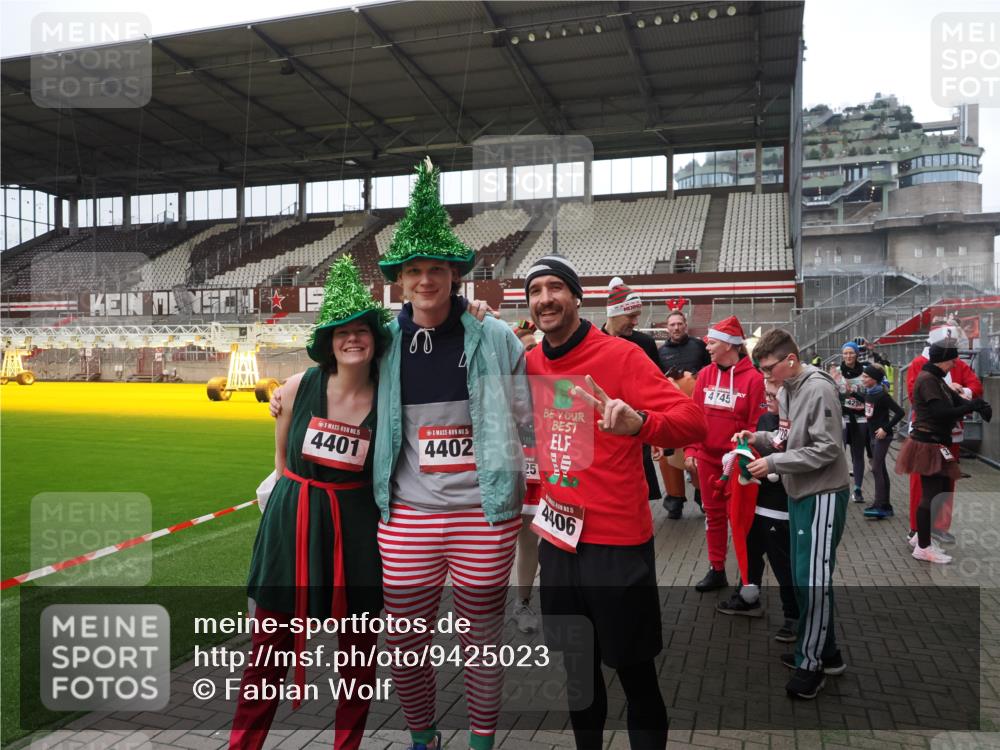 07.12.2025 - St. Pauli X-Mass-Run No. 15 Fabian Wolf http://msf.ph/oto/9425023 07.12.2025 12:10:42 Ziel 208, 223, 224, 1450, 1728, 1731, 1845, 3701, 3840, 3841, 4257, 4259, 4262, 4280, 4281, 4745, 4826, 4827, 4831, 4833, 4834, 4836 meine-sportfotos.de
