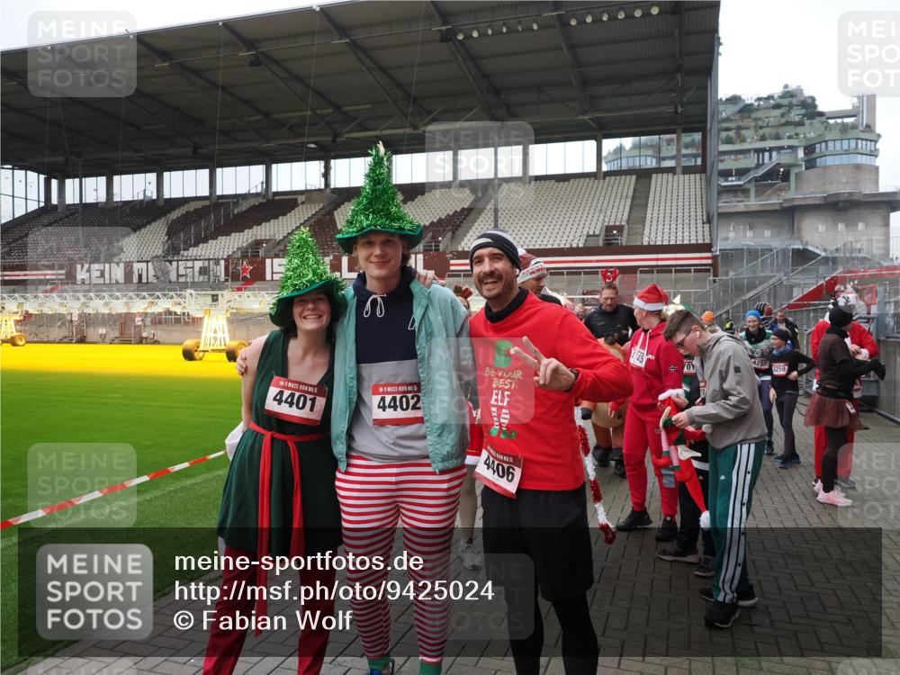 07.12.2025 - St. Pauli X-Mass-Run No. 15 Fabian Wolf http://msf.ph/oto/9425024 07.12.2025 12:10:43 Ziel 208, 223, 224, 1450, 1728, 1731, 1845, 3701, 3840, 3841, 4257, 4259, 4262, 4280, 4281, 4745, 4826, 4827, 4831, 4834, 4836 meine-sportfotos.de