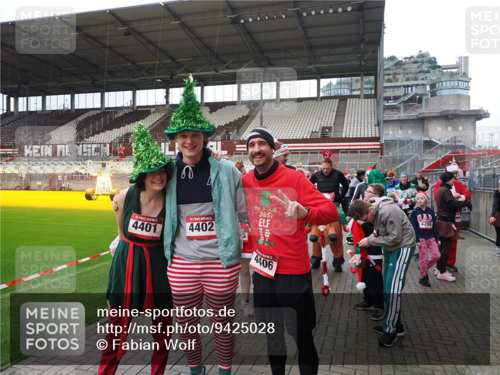 07.12.2025 - St. Pauli X-Mass-Run No. 15 Fabian Wolf http://msf.ph/oto/9425028 07.12.2025 12:10:44 Ziel 208, 223, 224, 1450, 1728, 1731, 1845, 3701, 3840, 3841, 4257, 4259, 4262, 4280, 4281, 4826, 4827, 4831, 4836 meine-sportfotos.de