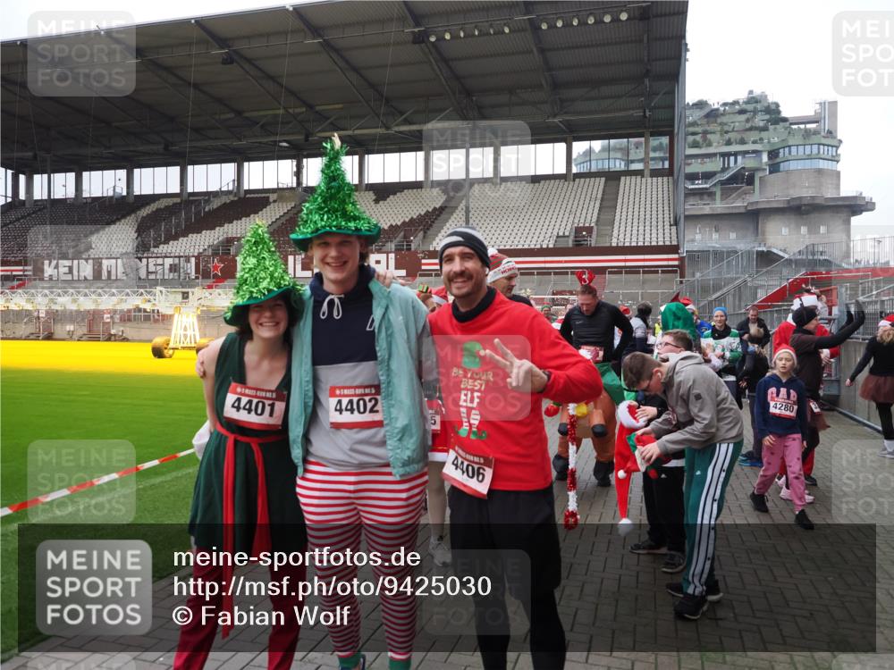 07.12.2025 - St. Pauli X-Mass-Run No. 15 Fabian Wolf http://msf.ph/oto/9425030 07.12.2025 12:10:44 Ziel 208, 223, 224, 1450, 1728, 1731, 1845, 3701, 3840, 3841, 4257, 4259, 4262, 4280, 4281, 4826, 4827, 4831, 4836 meine-sportfotos.de