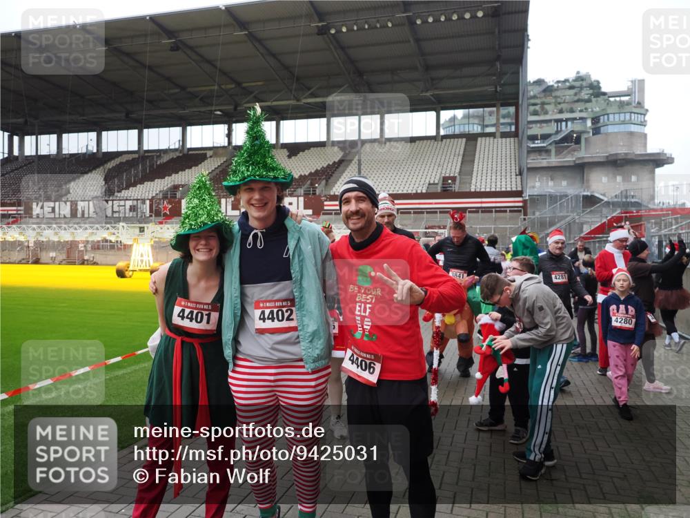 07.12.2025 - St. Pauli X-Mass-Run No. 15 Fabian Wolf http://msf.ph/oto/9425031 07.12.2025 12:10:45 Ziel 208, 223, 224, 1450, 1728, 1731, 1845, 3701, 3840, 3841, 4257, 4259, 4262, 4280, 4281, 4826, 4827, 4831, 4836 meine-sportfotos.de