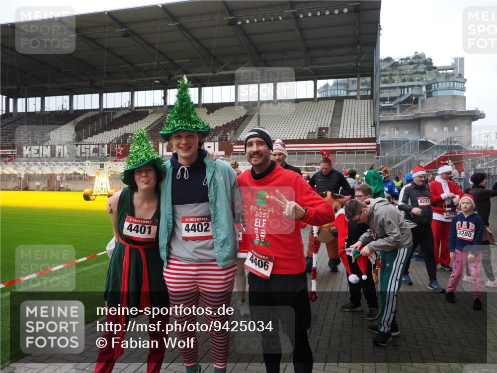 07.12.2025 - St. Pauli X-Mass-Run No. 15 Fabian Wolf http://msf.ph/oto/9425034 07.12.2025 12:10:46 Ziel 208, 223, 224, 1450, 1728, 1731, 1845, 3701, 3840, 3841, 4257, 4259, 4262, 4280, 4281, 4826, 4827, 4831, 4836 meine-sportfotos.de