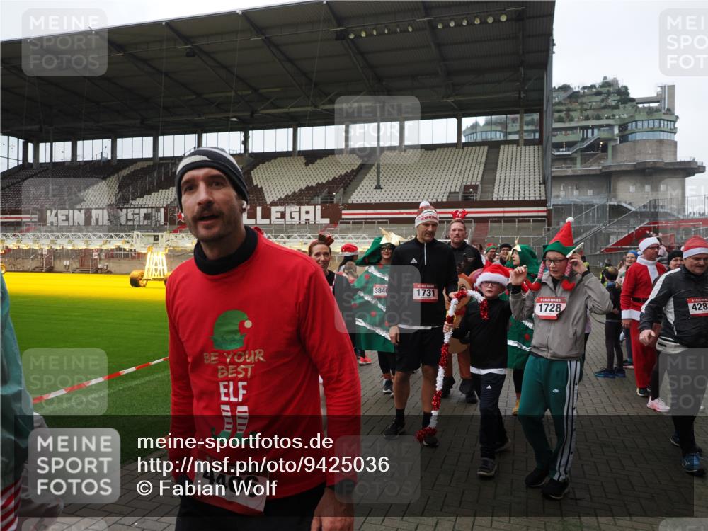 07.12.2025 - St. Pauli X-Mass-Run No. 15 Fabian Wolf http://msf.ph/oto/9425036 07.12.2025 12:10:48 Ziel 208, 223, 224, 1450, 1845, 4257, 4259, 4262, 4280, 4281, 4831, 4836 meine-sportfotos.de