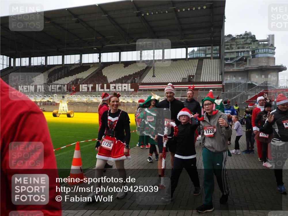 07.12.2025 - St. Pauli X-Mass-Run No. 15 Fabian Wolf http://msf.ph/oto/9425039 07.12.2025 12:10:48 Ziel 208, 223, 224, 1450, 1845, 4257, 4259, 4262, 4280, 4281, 4831, 4836 meine-sportfotos.de